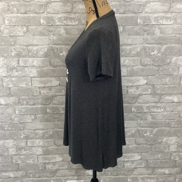 Altar’d State DOG MOM Tee - Picture 3 of 6